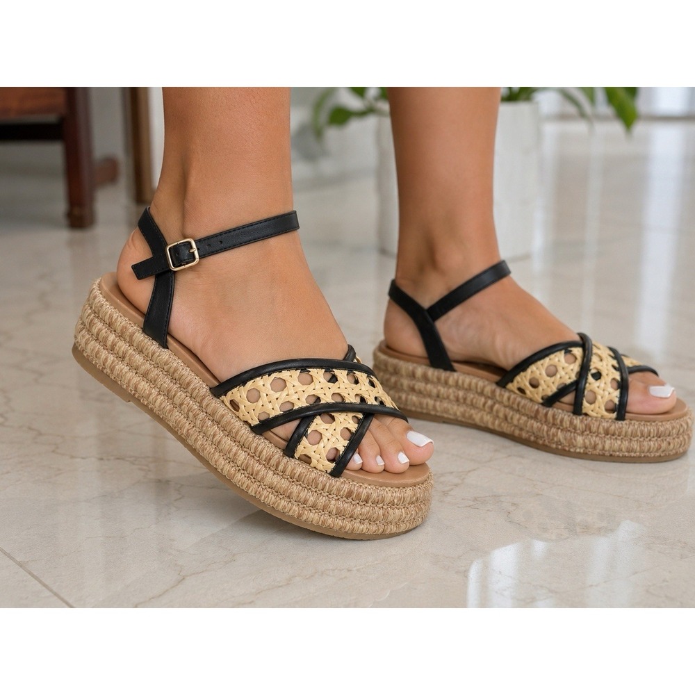 Dolce Vita Women's 7 Black Natural Raffia Woven Platform Sandals Huaraches